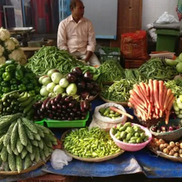 ग्रामीण भागात भाजीपाल्याच्या दरात घट, ग्राहकांना दिलासा, शेतकरी चिंतेत